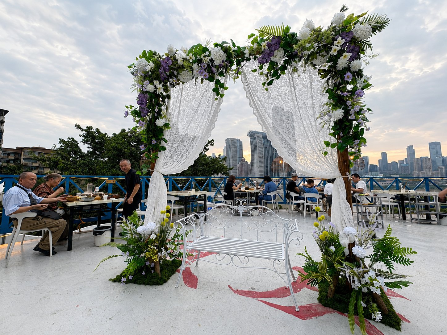 Houhai Sunset Hotpot Floral Arch